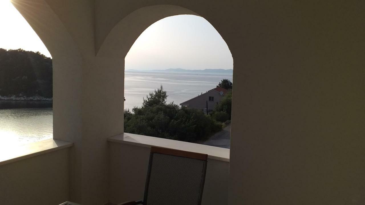 Apartment Zaklopatica Lastovo Екстериор снимка