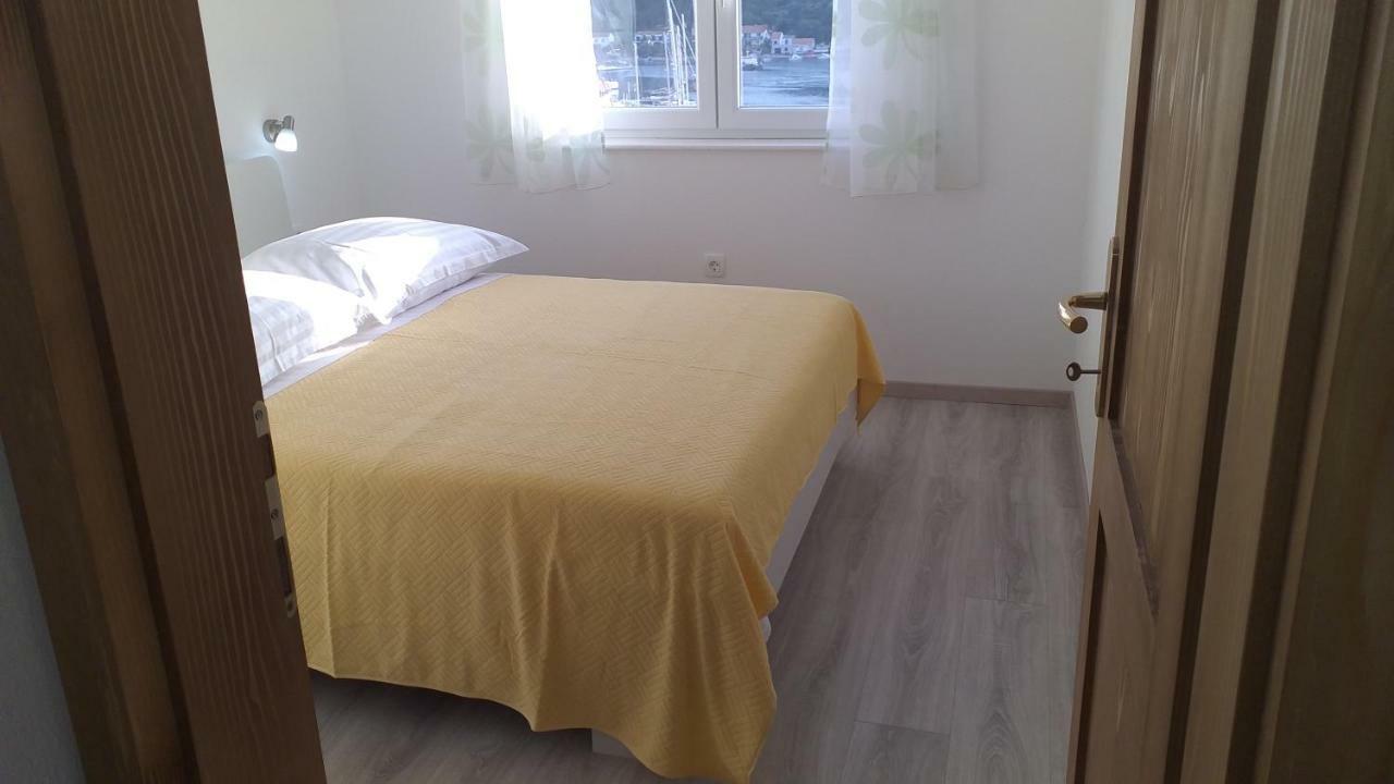 Apartment Zaklopatica Lastovo Екстериор снимка